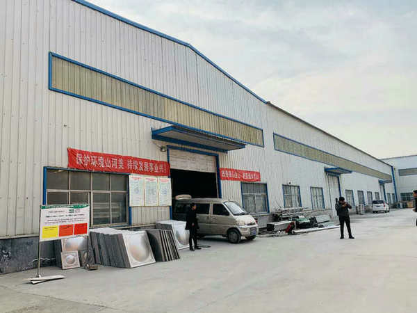 濟南不銹鋼水箱總裝成品車間